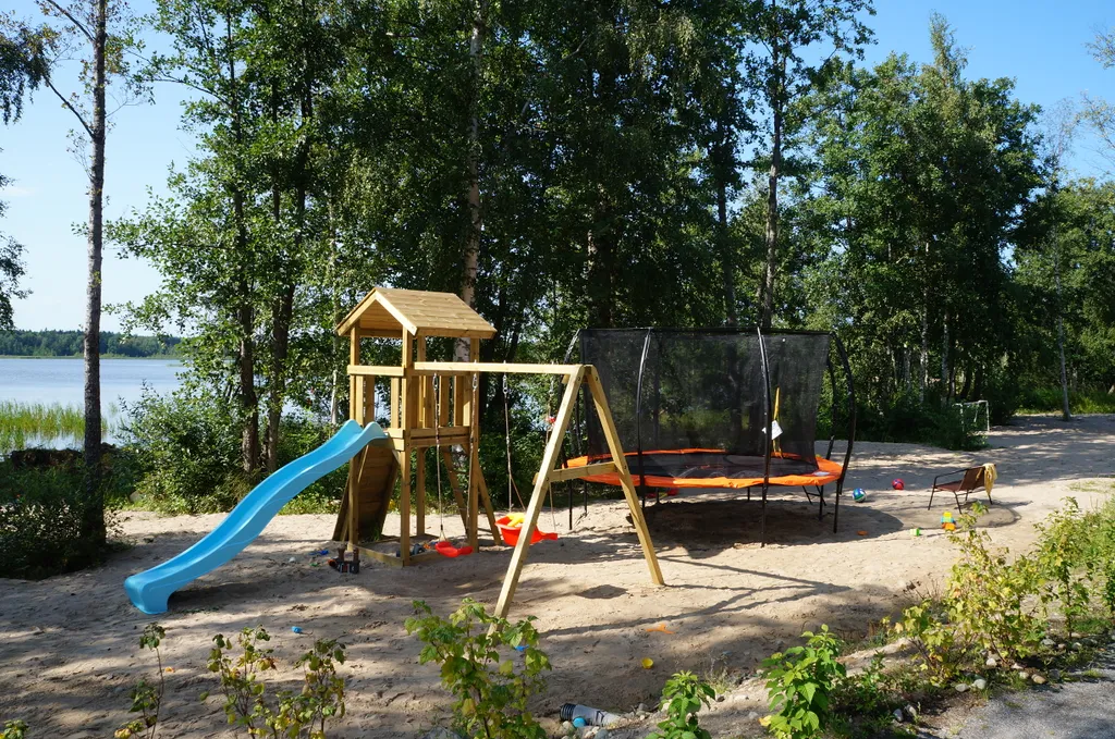 Коттедж Просторный коттедж на Судаковском озере — Ларионово