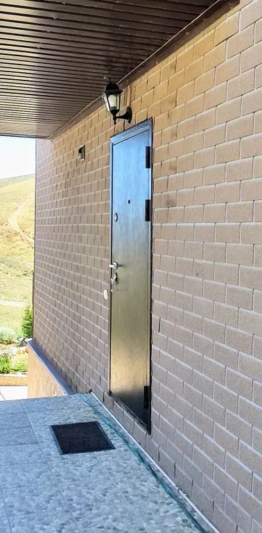 Апартаменты у моря с большой террасой, панорамным видом на море и горы