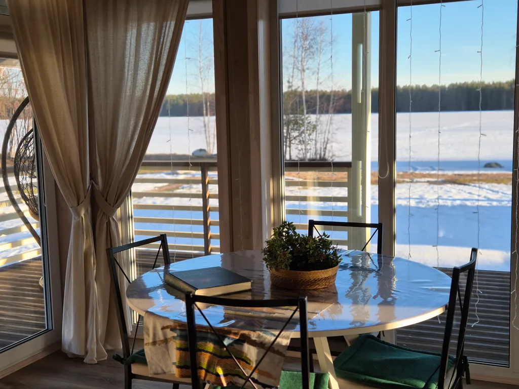 Коттедж Уютнейший дом с роскошным видом на озеро — Ларионово