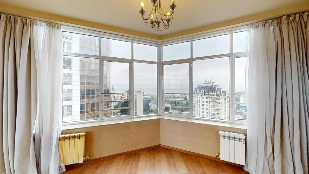 Уютная просторная квартира с видом на морпорт