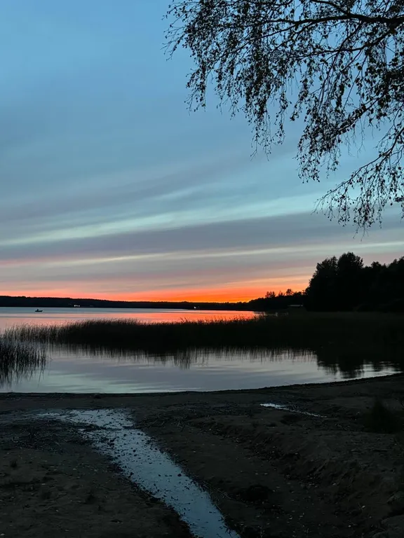 Уютный домик в живописном поселке на Красногвардейском озере