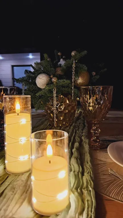 Уютный дом в еловом лесу