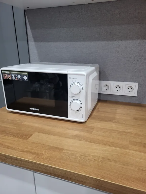 Уютный домик для двоих у озера