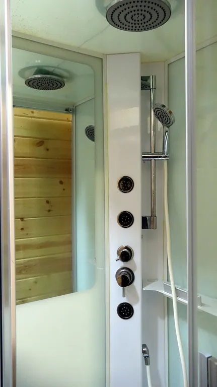 Фиалковый дом на Ладоге