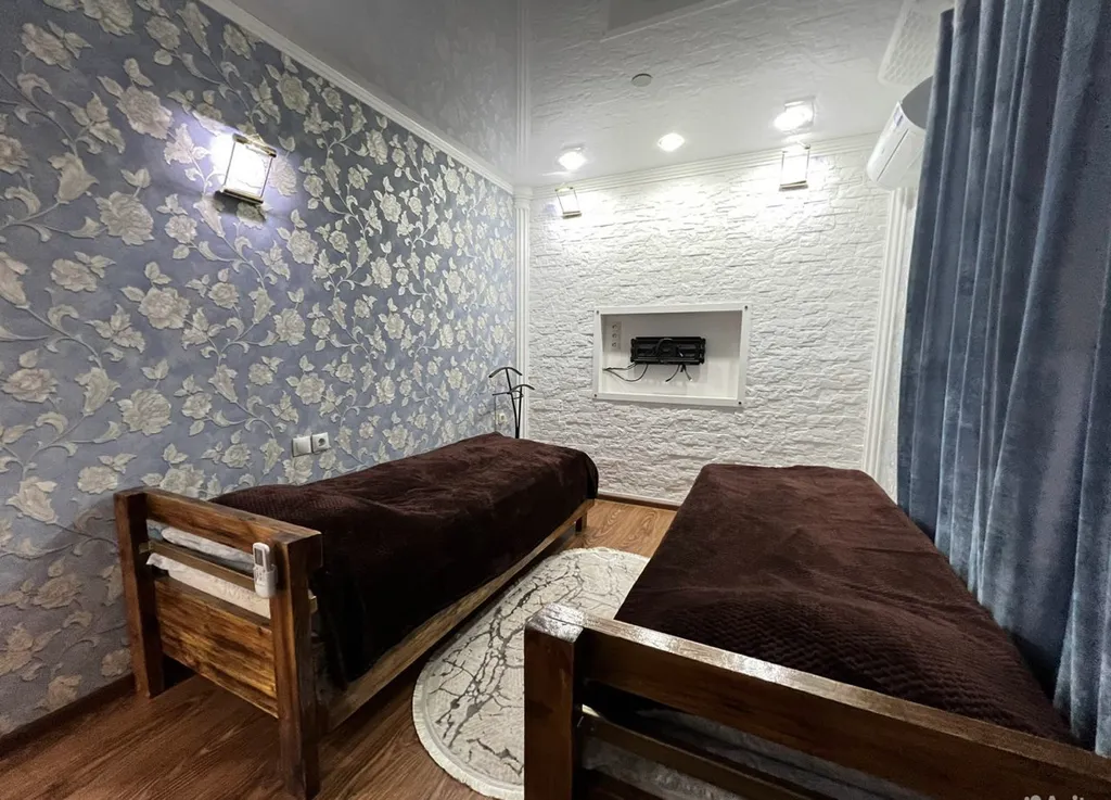 Дом на цветнике