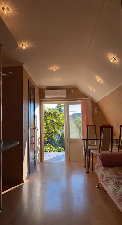 Коттедж 1-комнатный Дом — Геленджик