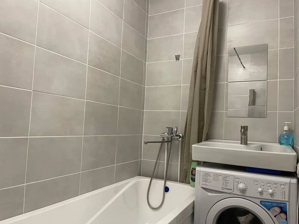 Уютная студия с видом на лес