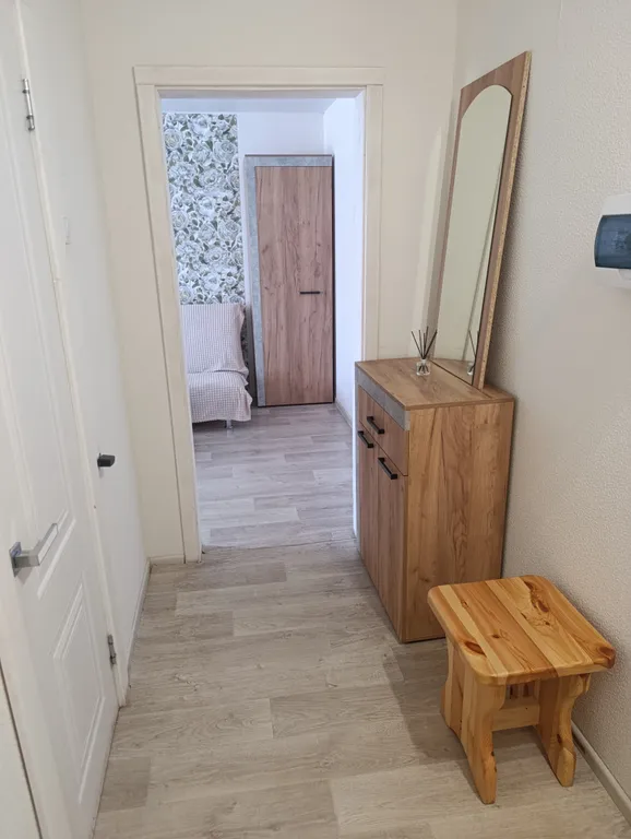 Уютная квартира, в новом доме с видом на пруд и горы