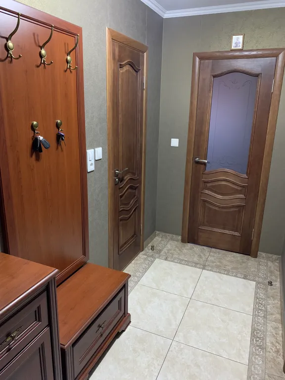 Апартаменты в центре города, с видом на церковь и парк.