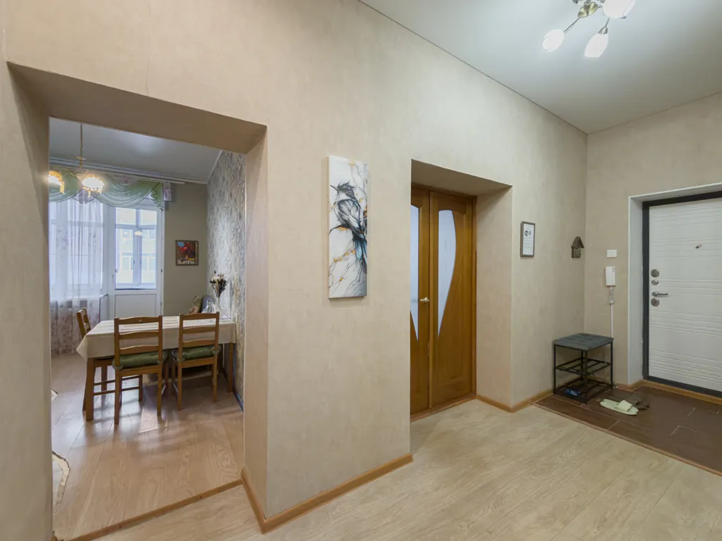 Евротрешка с подземной парковкой близко к центру