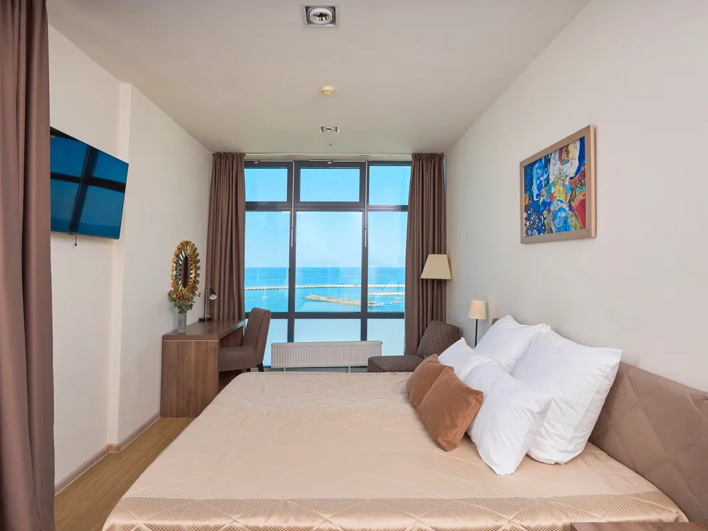 Брэвис Делюкс ЛаМар (3-х комнатные апартаменты) с панорамным видом на