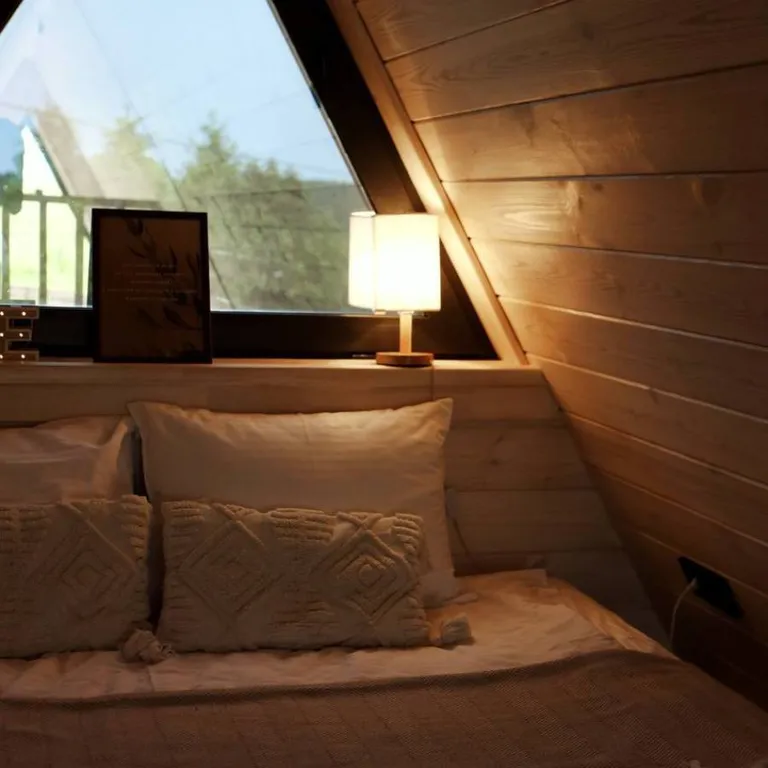 Треугольный дом с банным чаном A-freme paradise house by