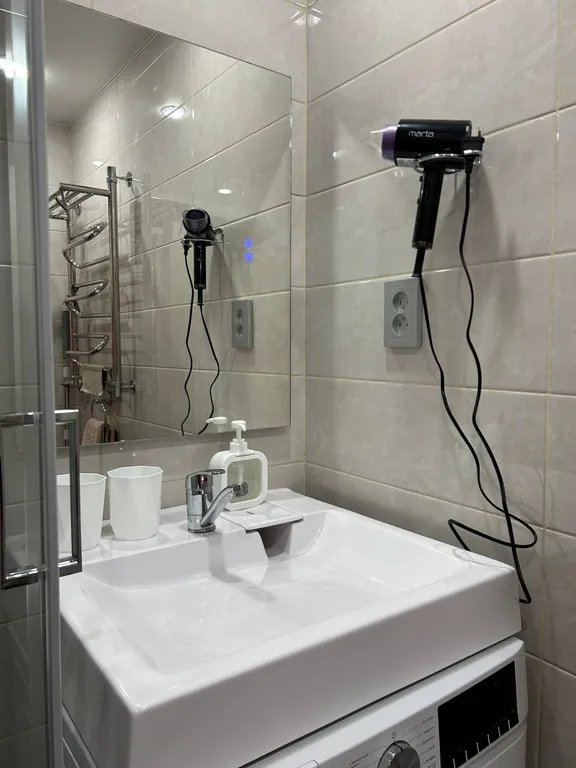 Квартира со свежим ремонтом и новой техникой в самом центре г.Кировск