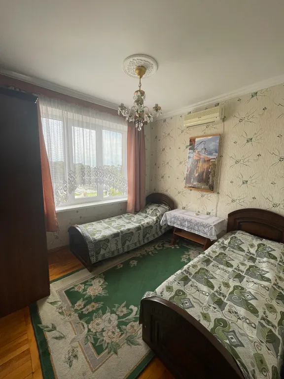 Уётная трехкомнатная квартира с лоджией , 4 минуты до моря