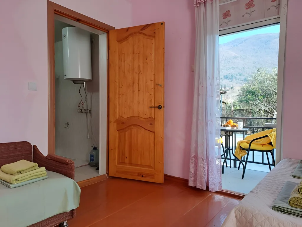 Квартира Квартира Четырёхместный номер с балконом — Гагра