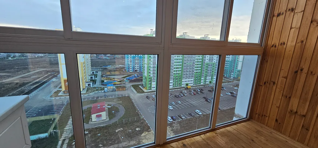 Современные трехкомнатные апартаменты на 14 этаже