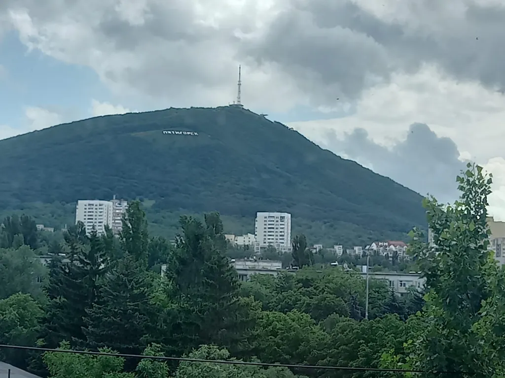 Уютная квартира в микрорайоне Белая Ромашка с видом на Машук