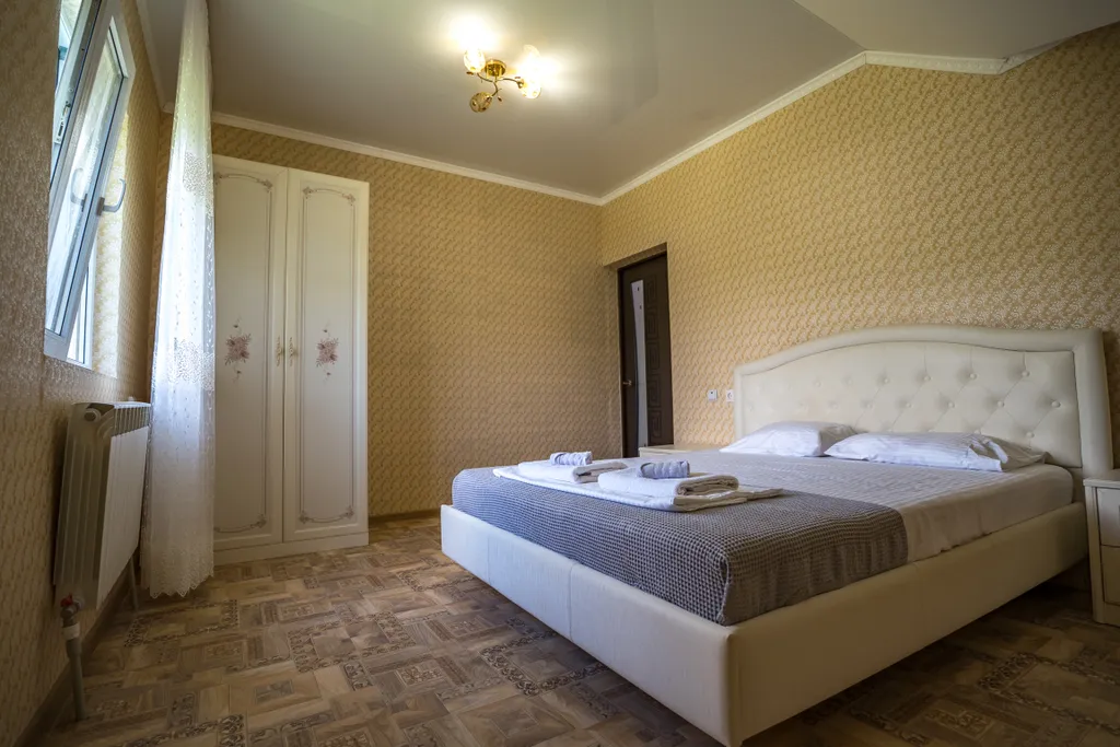 Коттедж Домик в лесу — Пляхо