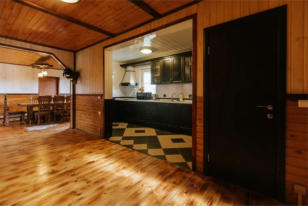 Коттедж для большой семьи и дружной компании на берегу реки Нерль