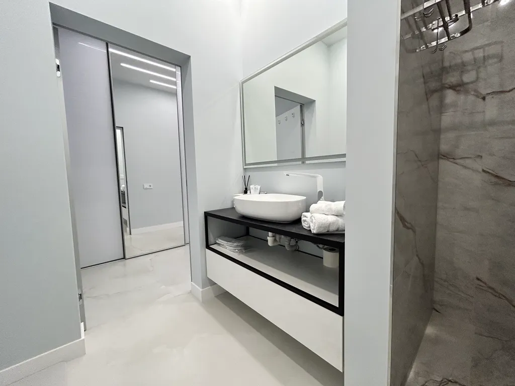 Квартира Просторная видовая квартира с панорамным остеклением — Геленджик