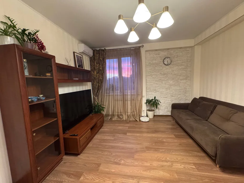 Комфортная трёшка у сквера Стамбул