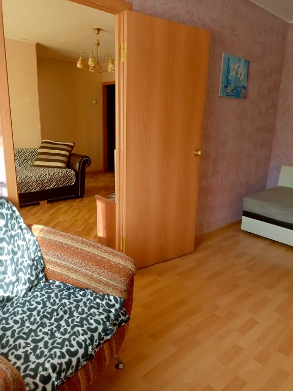 Двухкомнатная квартира посуточно на ул. Мурманская 27.