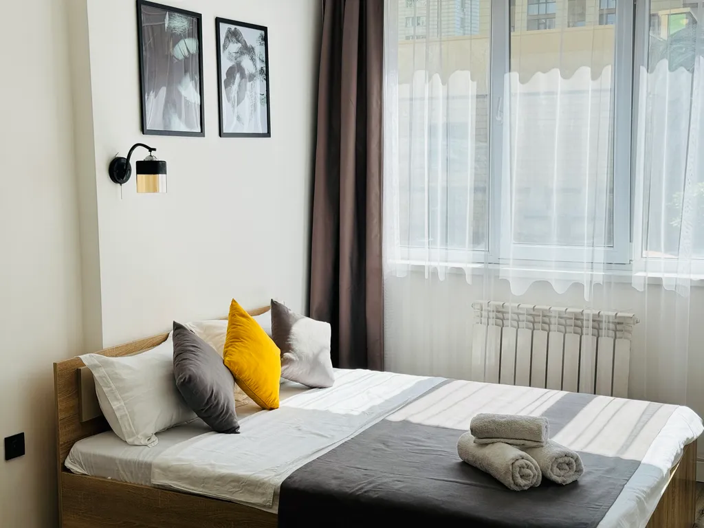 Квартира 417/1 Grey and Yellow в ЖК Sholpan City — аренда посуточно в Алматы