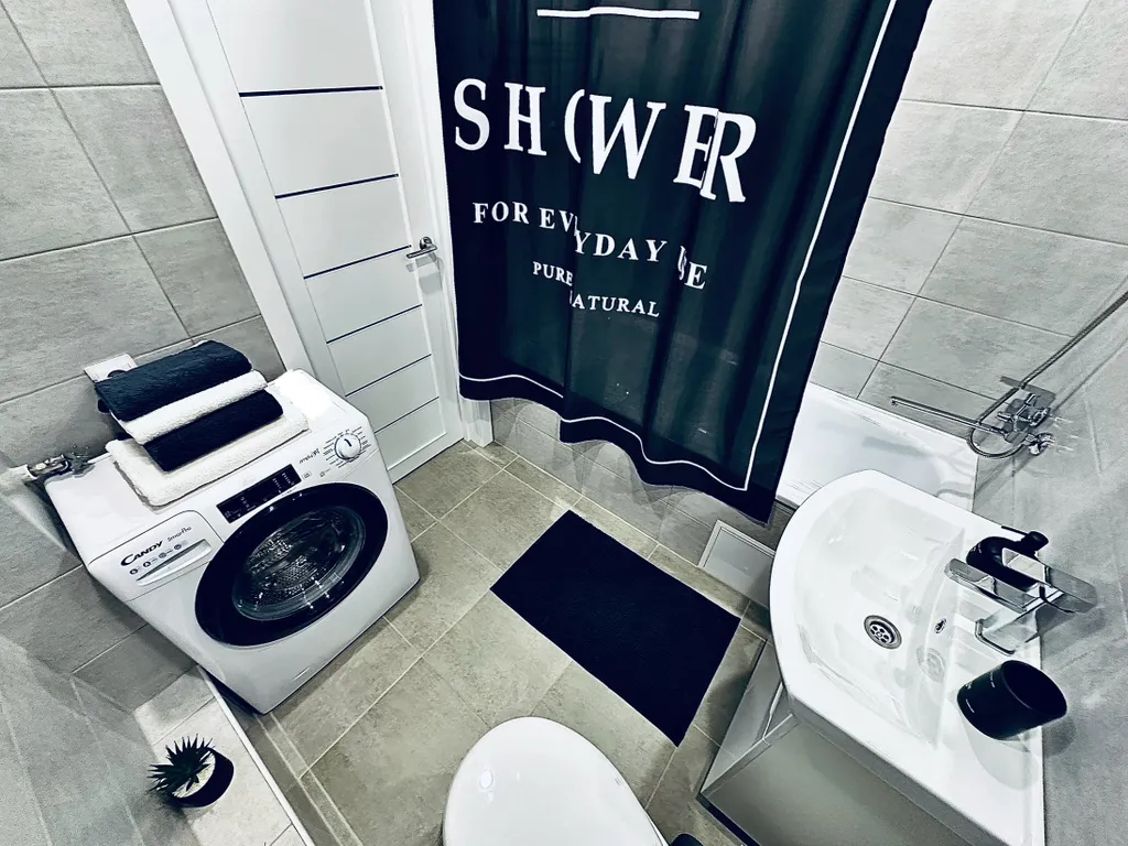 Студия с видом на город