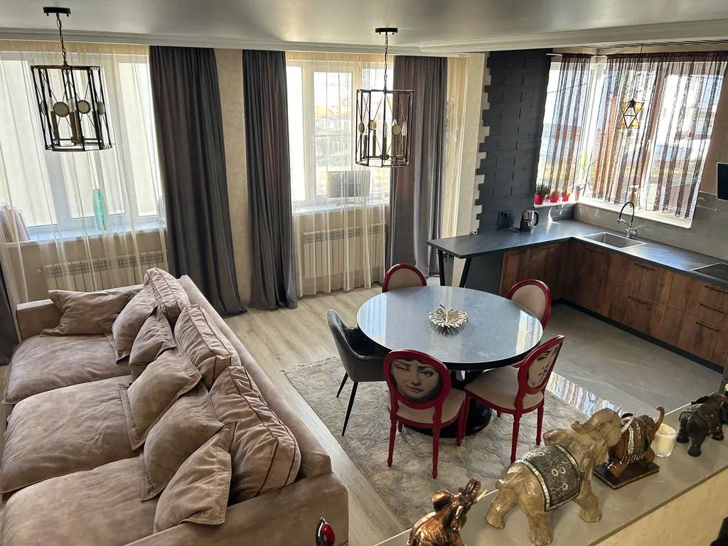 Уютный дом с шикарным видом на море и горы