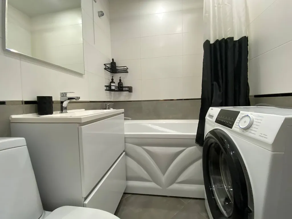 Солнечная двушка с новым ремонтом рядом с театром Чехова