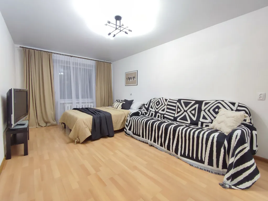 Квартира Однокомнатные светлые апартаменты — аренда посуточно в Пермь