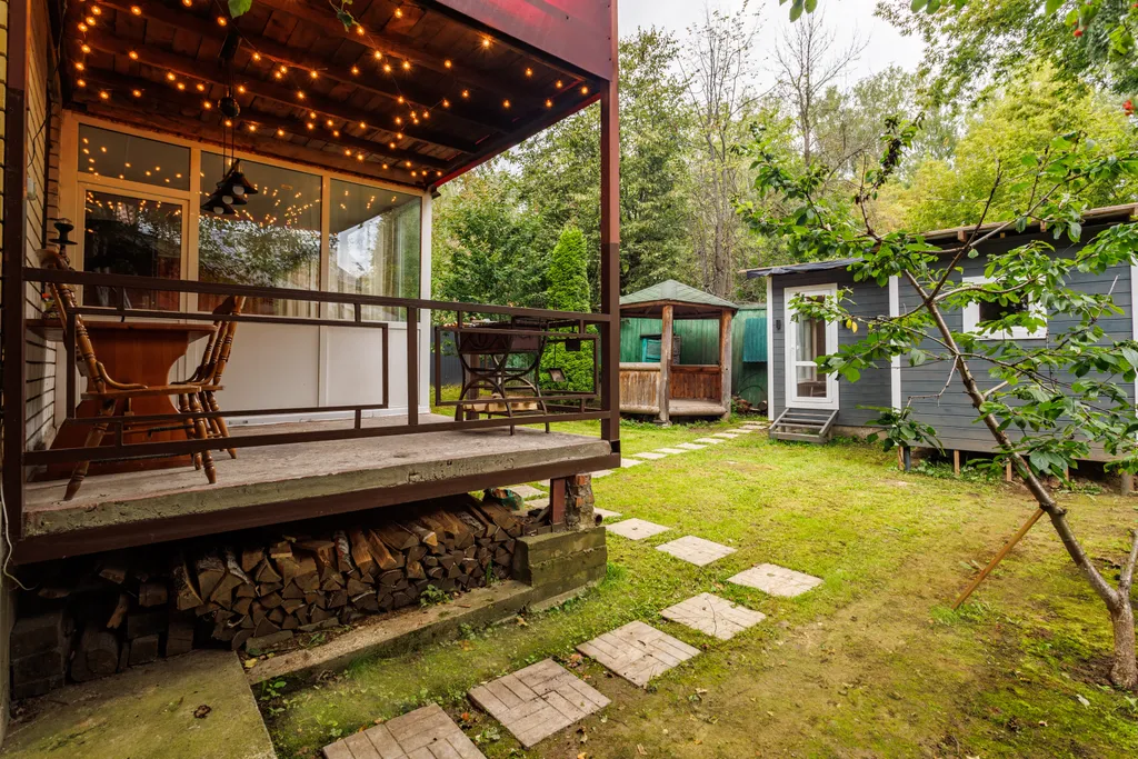 Коттедж в центре города с видом на парк