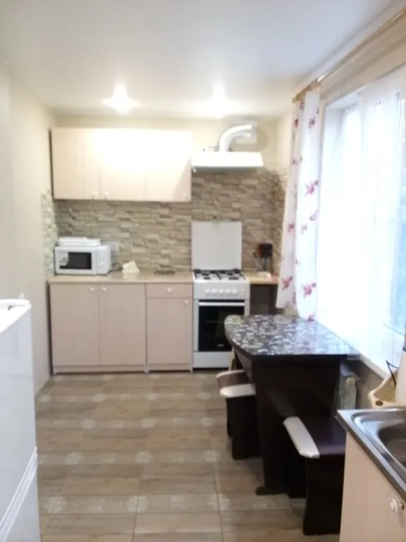 Коттедж Дом в цветущем саду — Темрюк