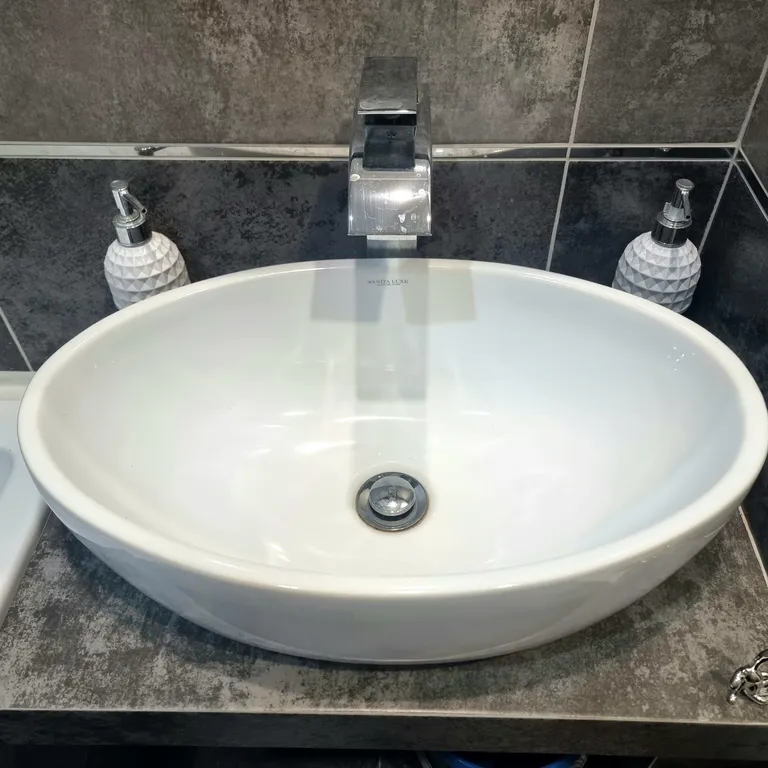 Новая квартира с отличным ремонтом, панорамный вид на Волгу и город