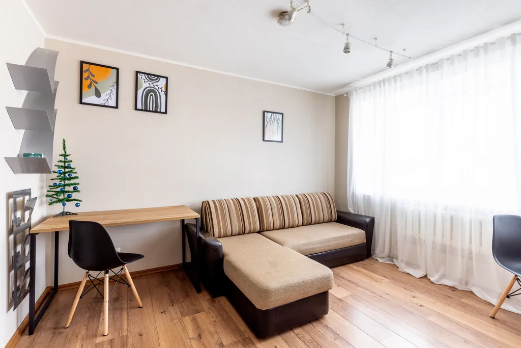 Евродвушка вблизи набережной