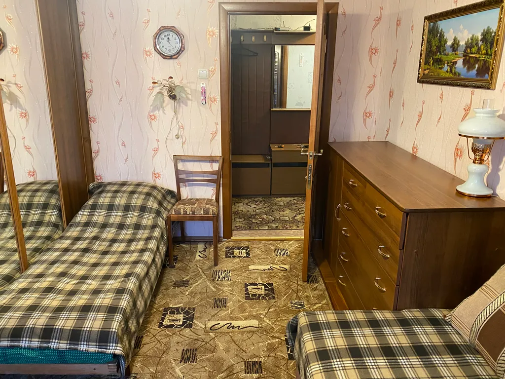 1 комнатная Квартира рядом с НИИ, Вредена