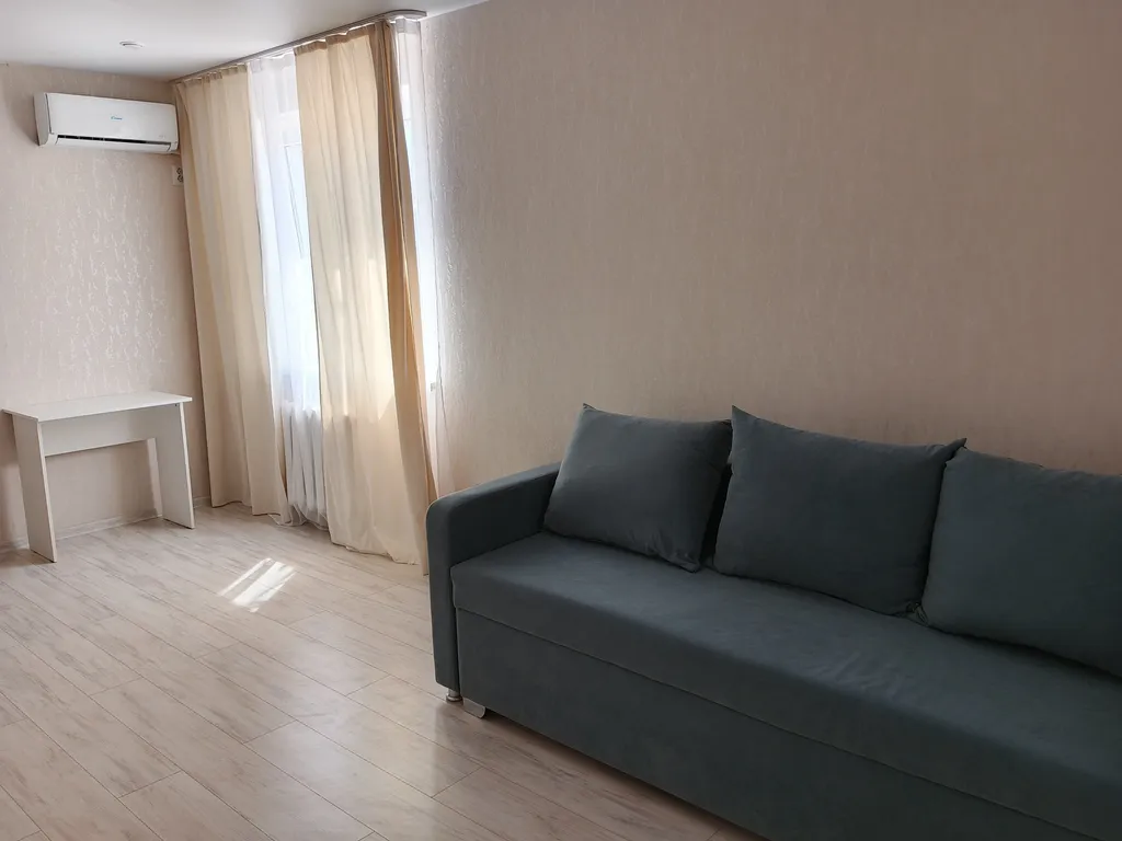 Комфортная двухкомнатная квартира в центре Керчи