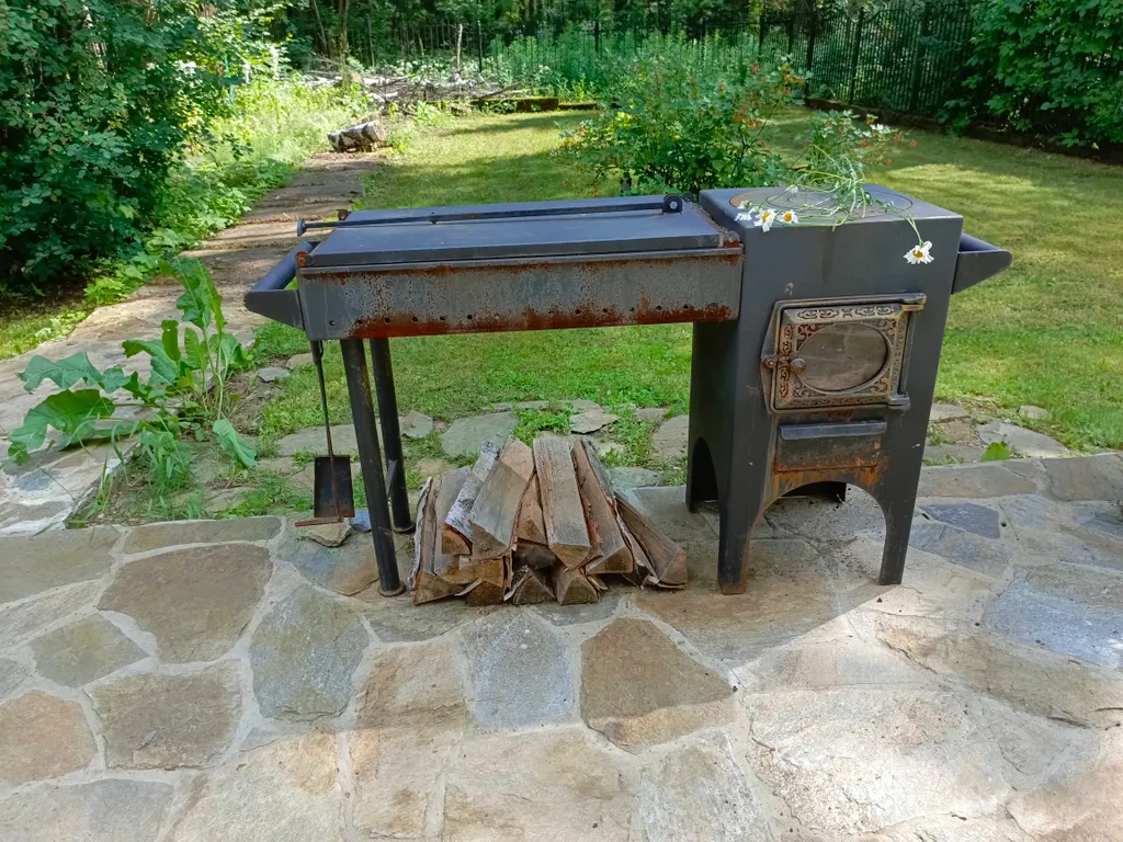 Гостевой дом Профессорский, коттедж в лесу недалеко от центра города