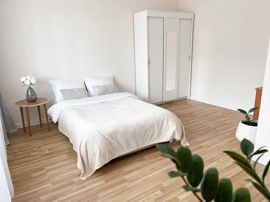 Солнечная квартира с балконом — аренда посуточно в Уссурийск