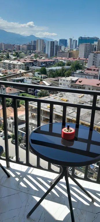 Уютная студия в центре с видом на горы