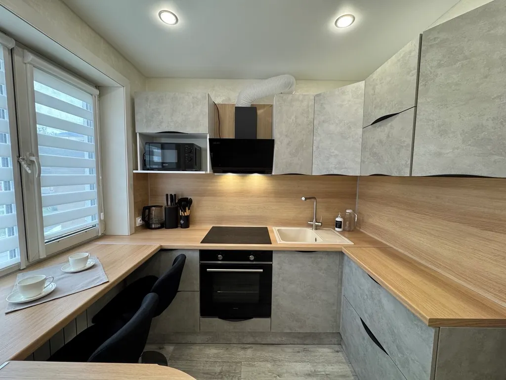 Двухкомнатная квартира с новым ремонтом в центре города