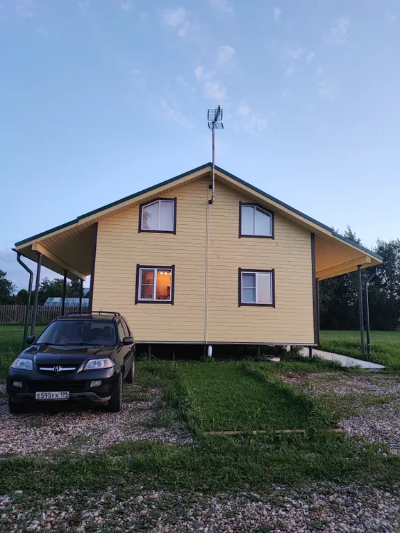 Просторный деревянный коттедж, половина дома 2 этажа 4п