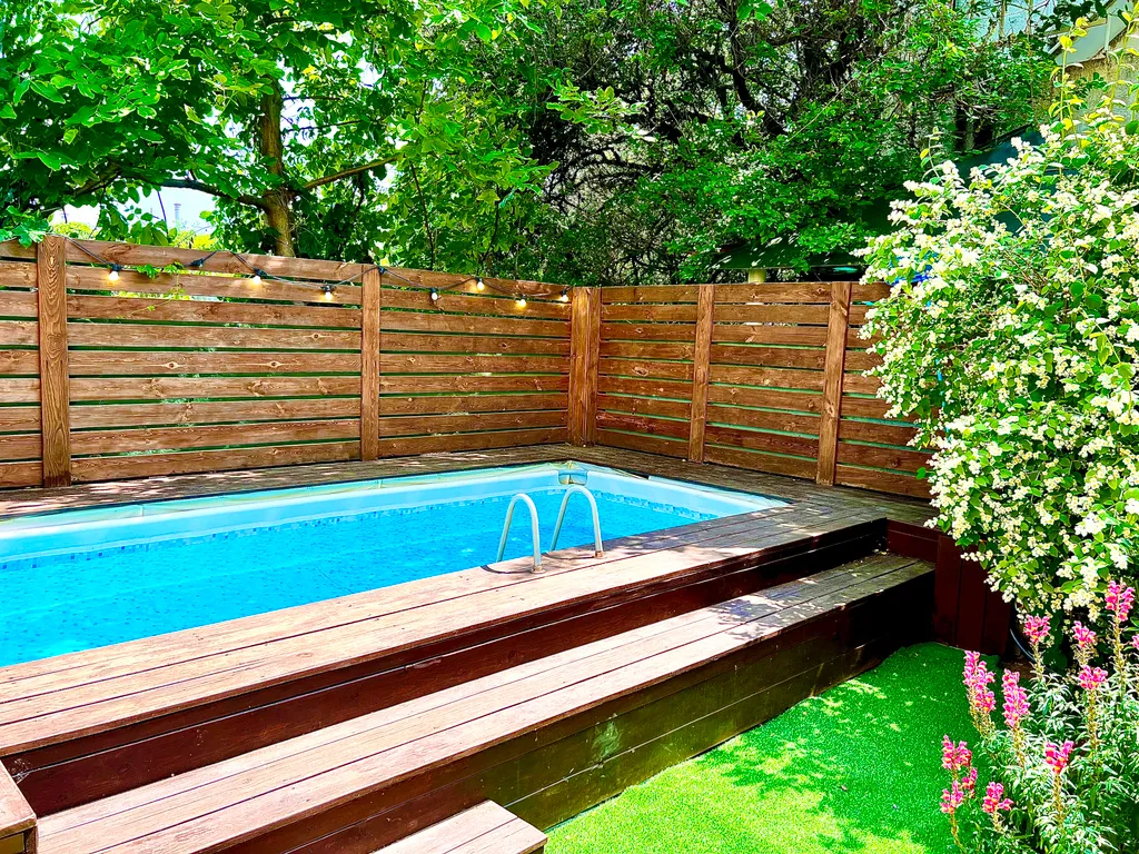 Квартира Дизайнерская двухкомнатная квартира с бассейном в центе Анапы — Анапа