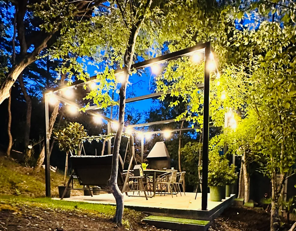 Коттедж Апартаменты рядом с морем ,с видом на горы у скалы парус — Прасковеевка