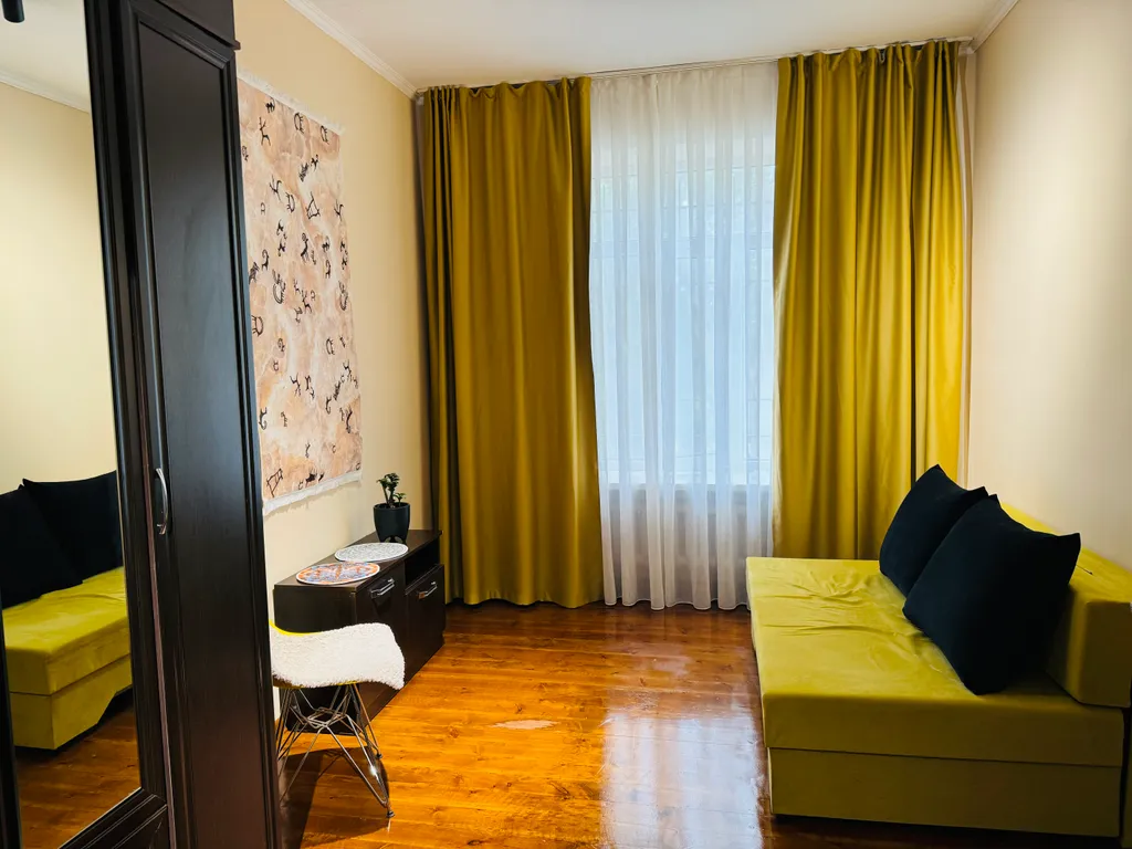 Уютный уголок рядом с ЦУМом и ГУМом