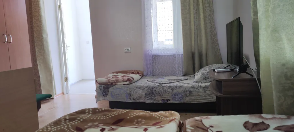 Трехместный номер № 4 в 400 метрах от моря