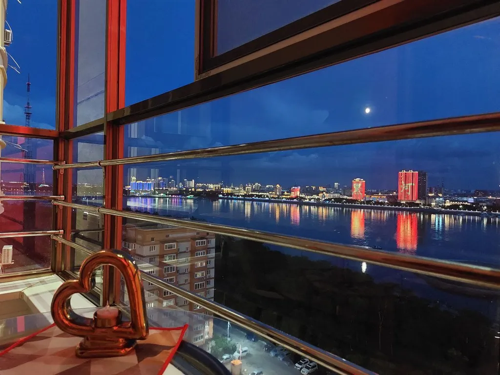 Уютная квартира с джакузи и с видом на Китай и реку Амур