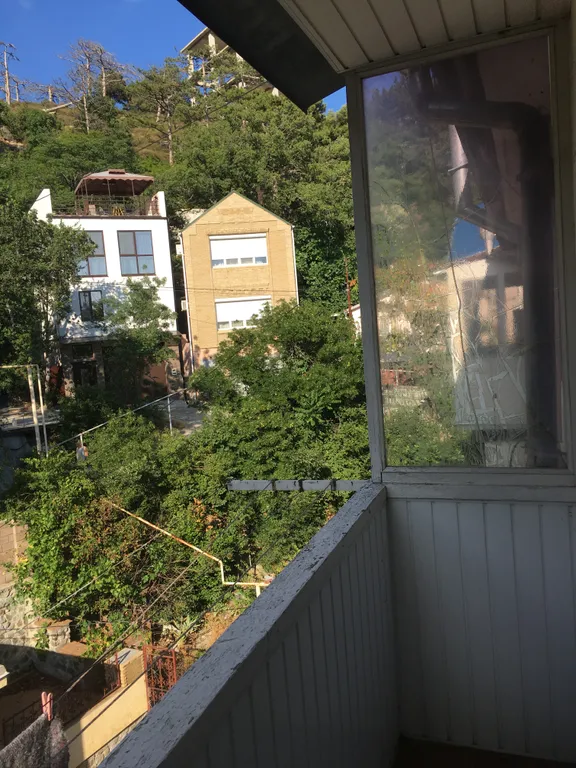 Уютная квартира недалеко от моря — аренда посуточно в Гаспра