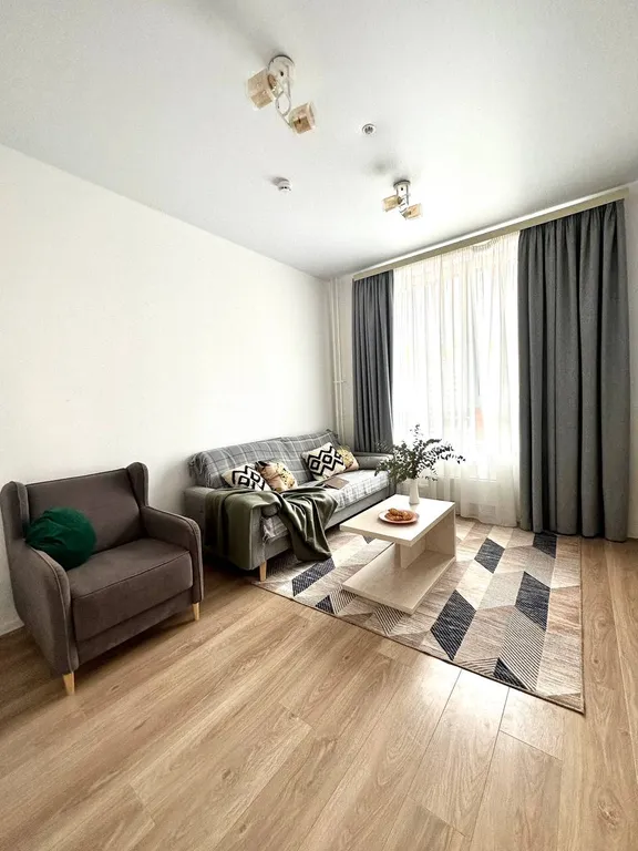 Светлая уютная трехкомнатная квартира