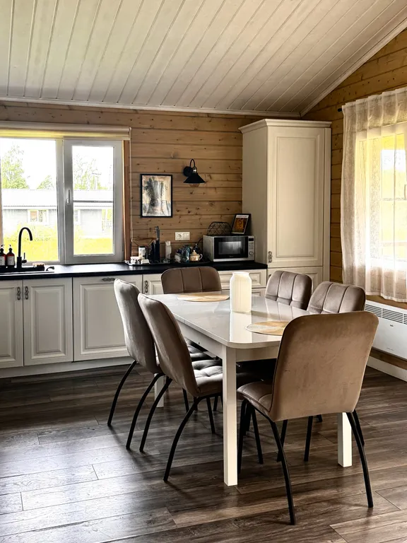 Уютный дом в природном окружении с развитой инфраструктурой